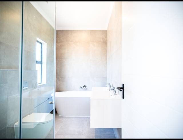 4 BEDROOM FREEHOLD FOR SALE IN SANDOWN